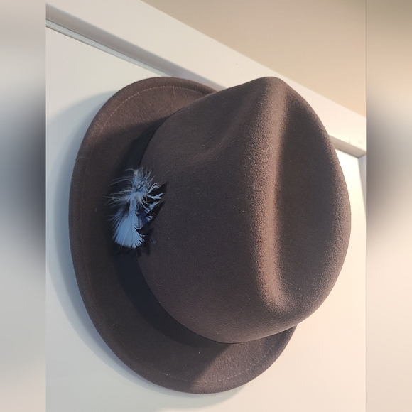 New York Hat Co. Other - Vtg 90s New York Hat Co. Brown Lite Felt Fedora with Feather Accent 🪶